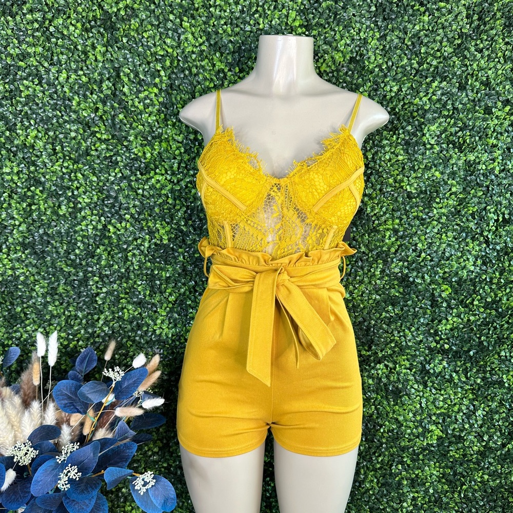 Nwt Mari gold Lace romper with Tie Waist